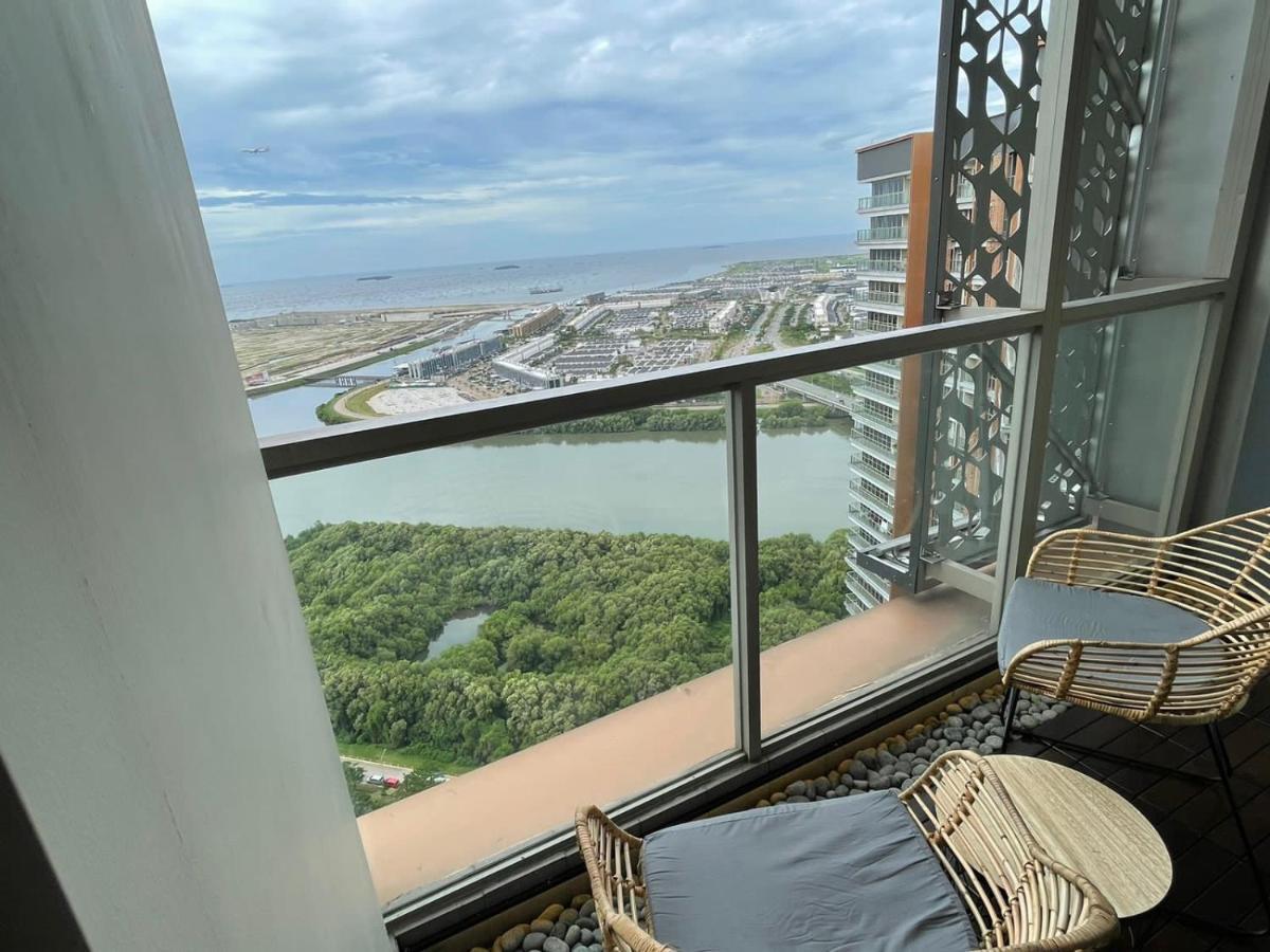 Gold Coast Apartemen Pik By Dluxx Джакарта Экстерьер фото