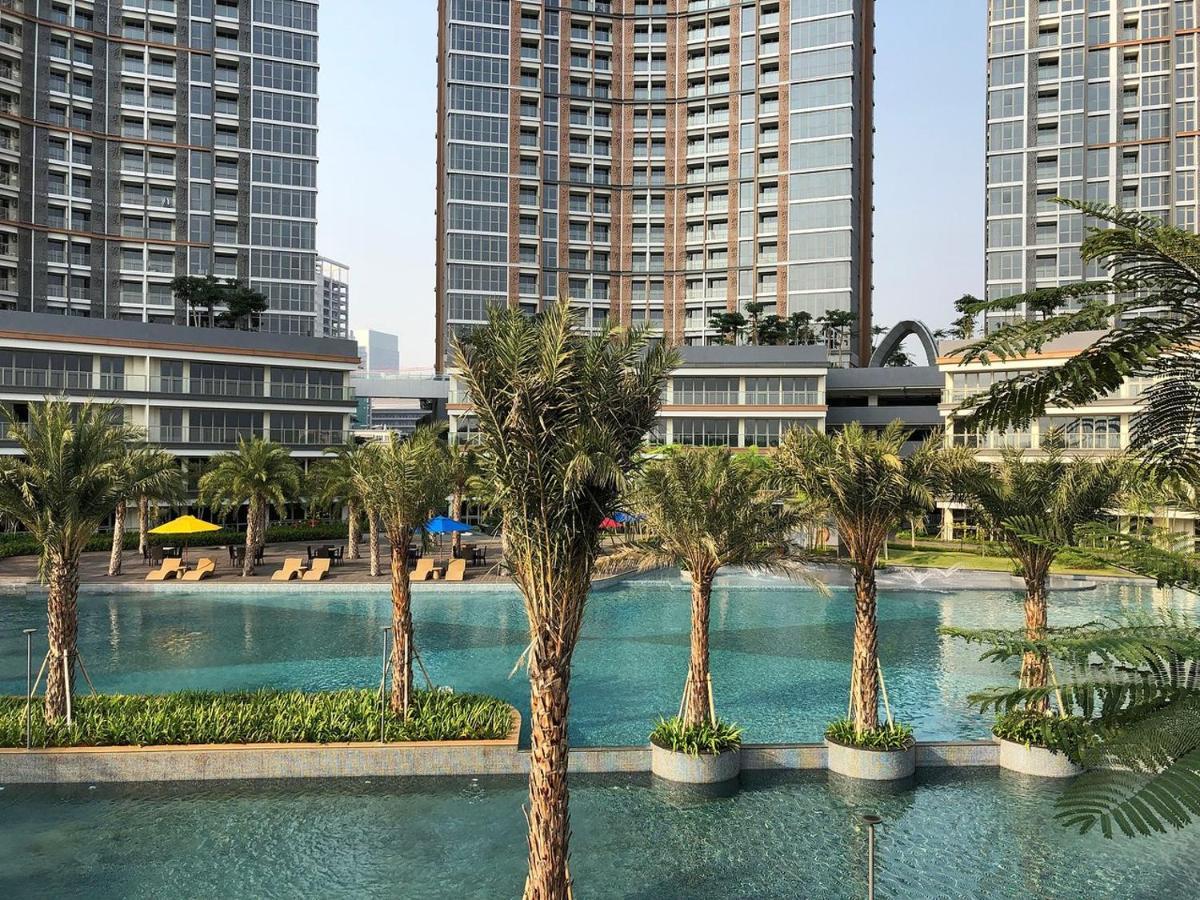 Gold Coast Apartemen Pik By Dluxx Джакарта Экстерьер фото