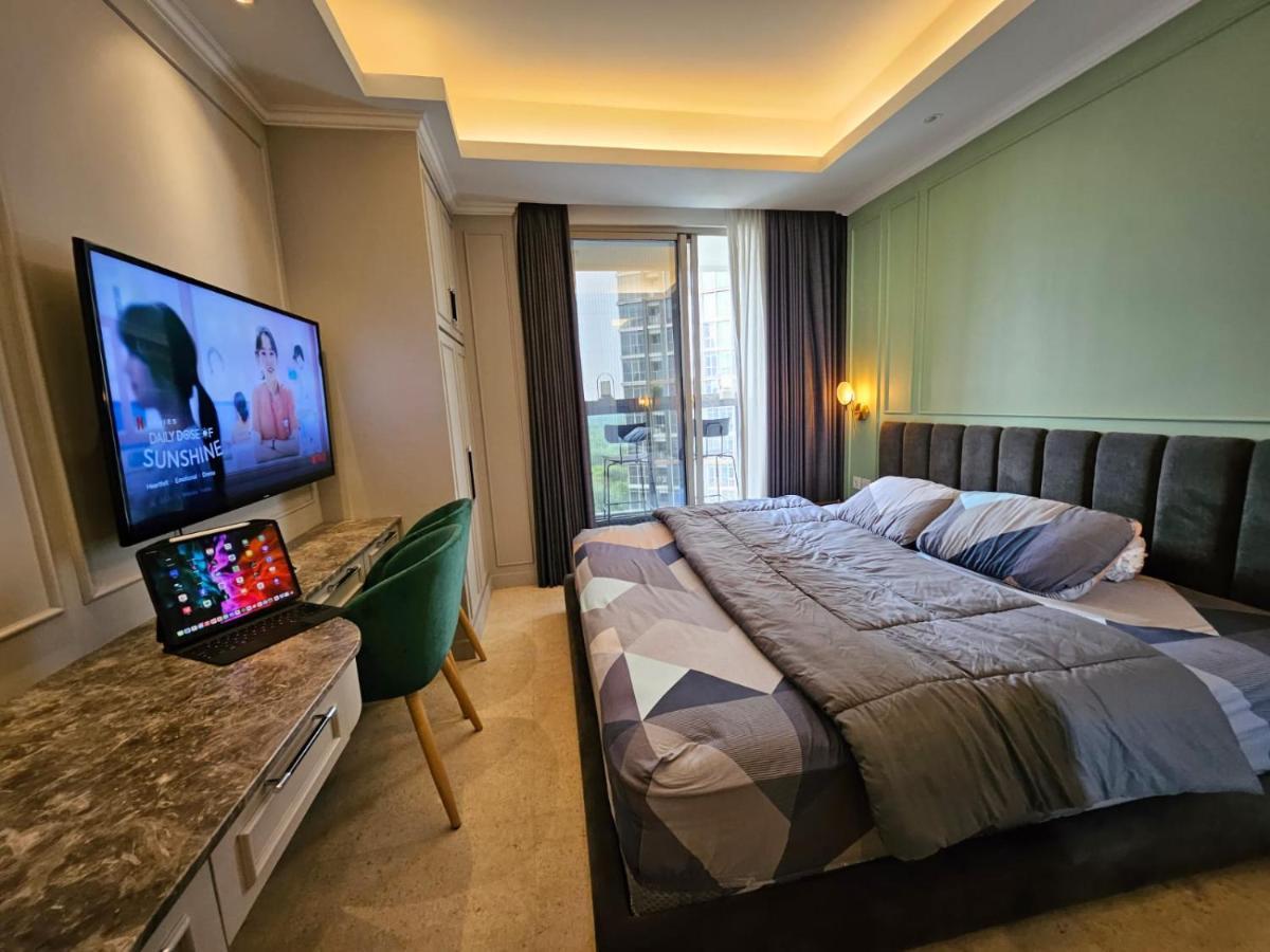 Gold Coast Apartemen Pik By Dluxx Джакарта Экстерьер фото
